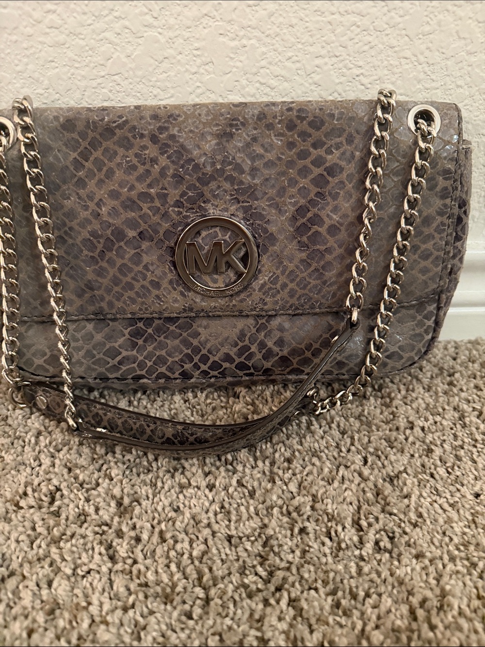 Michael Kors Gray Snake-Embossed Chain Shoulder Bag with MK Medallion - Picture 4 of 6